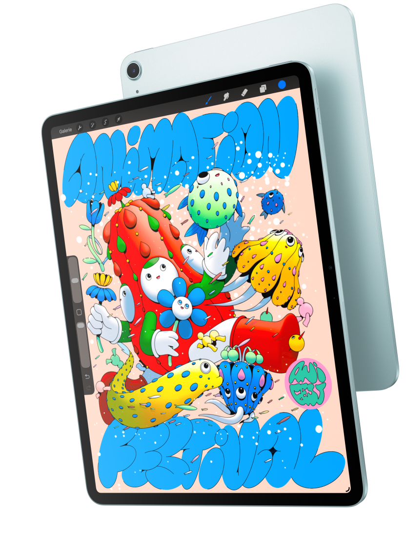 Vue avant, iPad Air 13 pouces sur lequel l’app Procreate est ouverte, dos à dos avec un iPad Air bleu