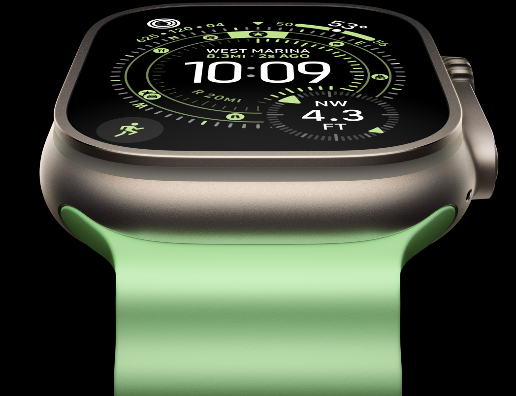 Apple Watch Ultra 3, casing titanium, warna alami, kompas pada wajah jam Orienteering, Tali Jam Ocean, warna hijau neon