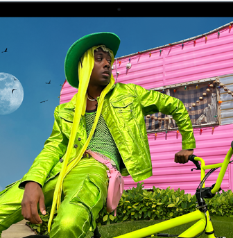 „MacBook Air“ demonstruojantis „Liquid Retina“ ekraną