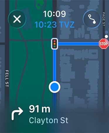 Harita uygulaması, navigasyon yönergeleri ekranın en alt kısmında gösteriliyor