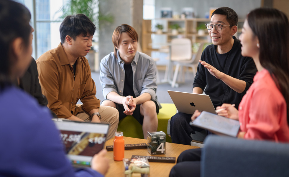 Saturnbird’de çalışan ekiplerin tüm üyeleri, Apple teknolojisine güveniyor.