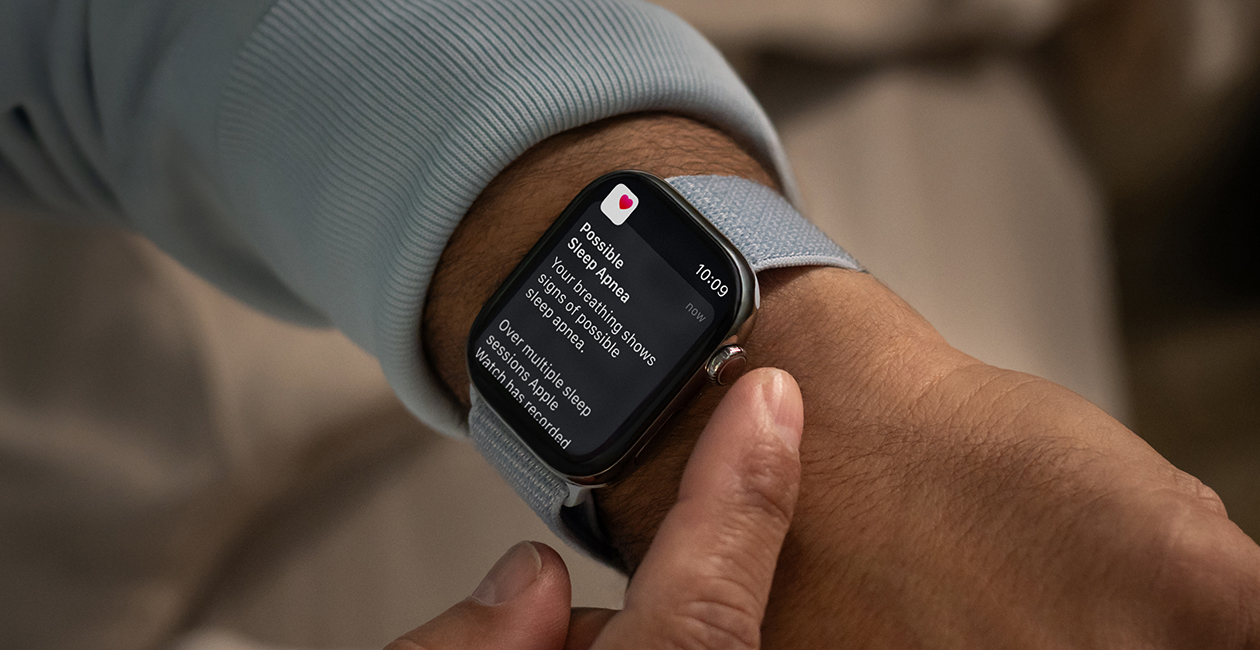 Une Apple Watch affichant la notification « Apnée du sommeil possible ».